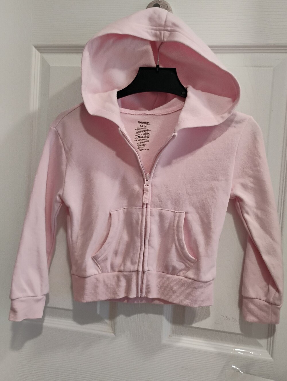 🩷3/$21... Full zip Girls hoodie. Size 6